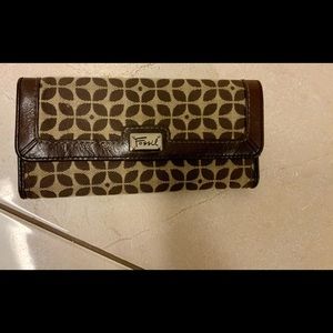 Fossil Vintage Genuine Leather wallet  Brown.